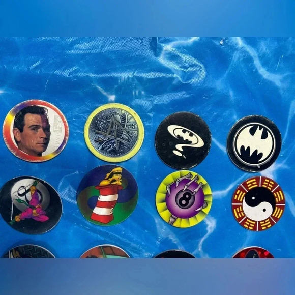Collection of 71 Assorted POGs + Official Case 🥏🔵⚪️🟡🟣 - Picture 10 of 16